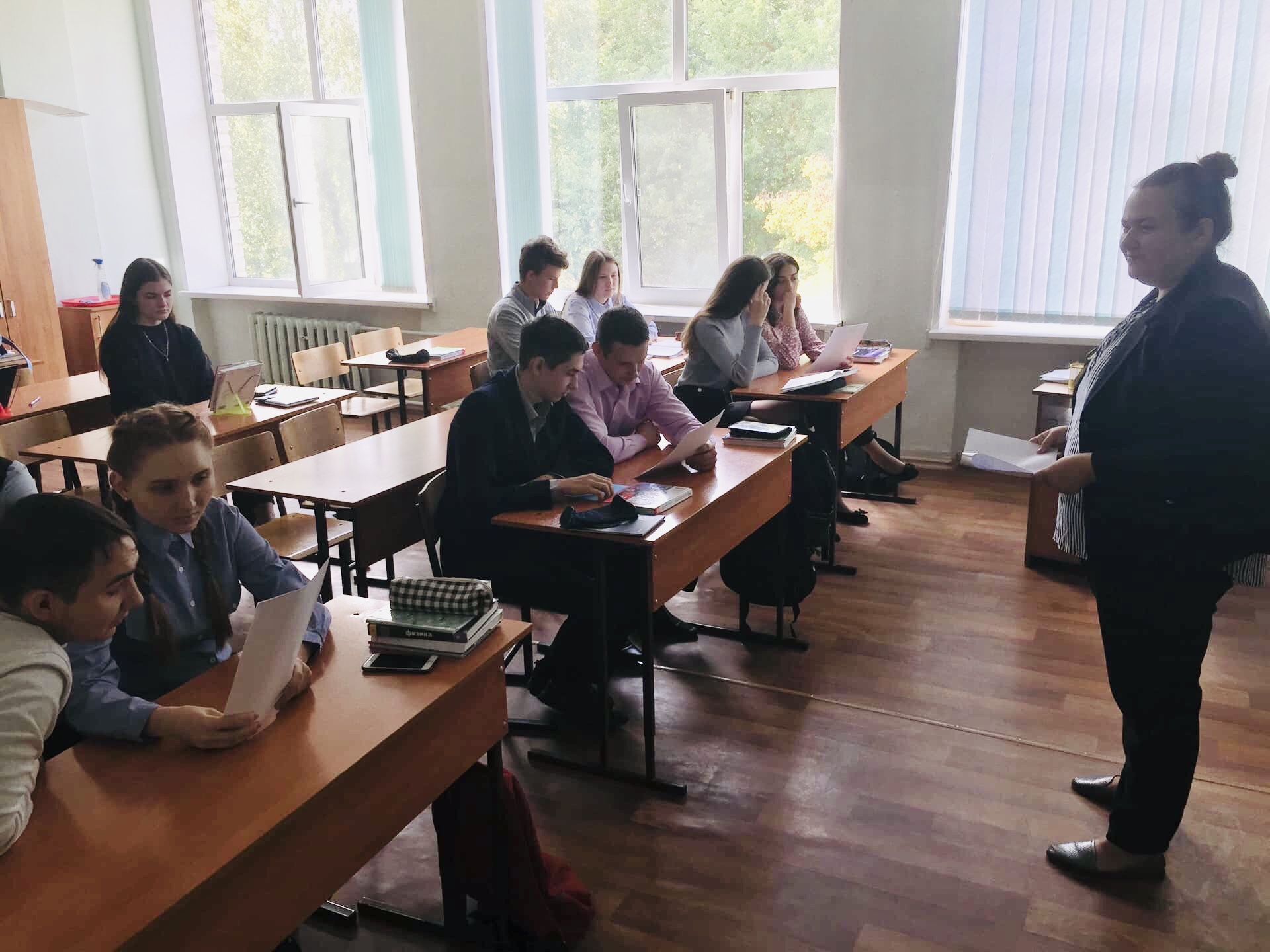 Профориентационная беседа с учащимися школы поселка Мичуринский